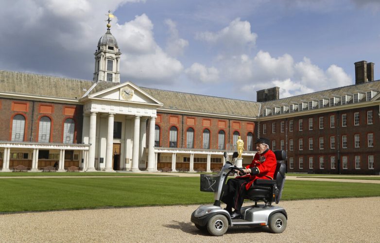 75 years later, D-Day veteran still feels the pull of duty